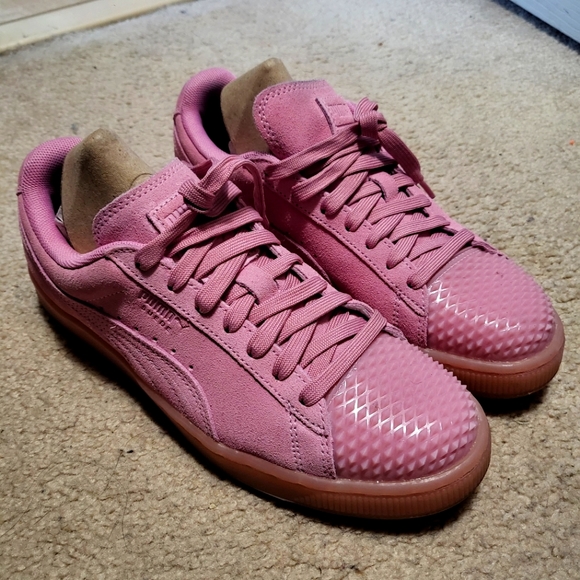 ⛔️SOLD⛔️ Pink Puma Sneakers - Picture 3 of 5